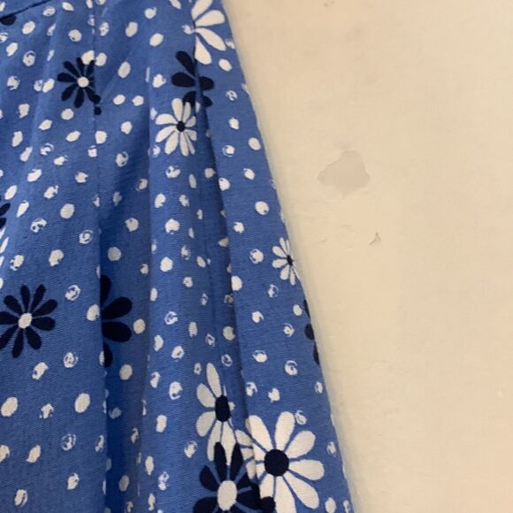 Talbots blue daisy print side button skirt with pockets. Size 8 P NWT - Picture 5 of 8